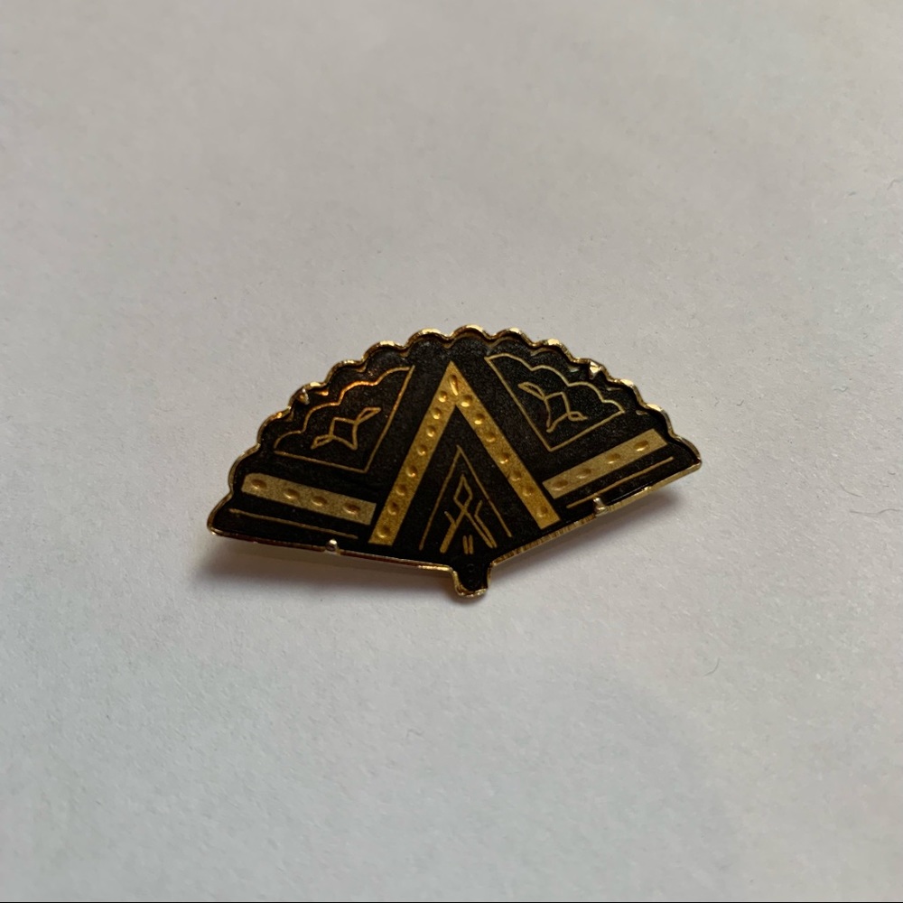 Damascene Style Fan Brooch Black and Gold Spanish Vintage